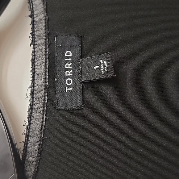 Torrid Draped Relaxed Open Front Varsity Scuba Blazer Jacket Black Womens Size 1 - Picture 2 of 5